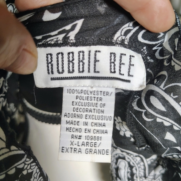 Robbie Bee Black and White Paisley Blouse - Picture 3 of 4